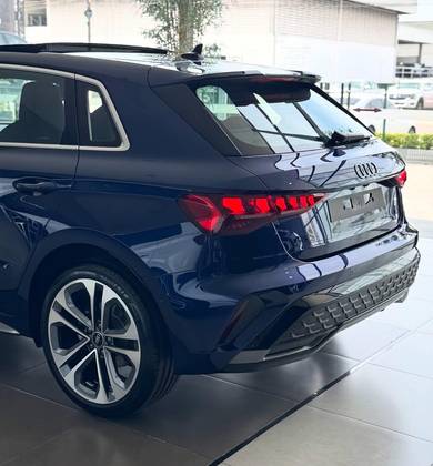 AUDI A3 2.0 40 TFSI GASOLINA SPORTBACK PERFORMANCE S-TRONIC AUDI A3 2.0 40 TFSI GASOLINA SPORTBACK PERFORMANCE S-TRONIC
